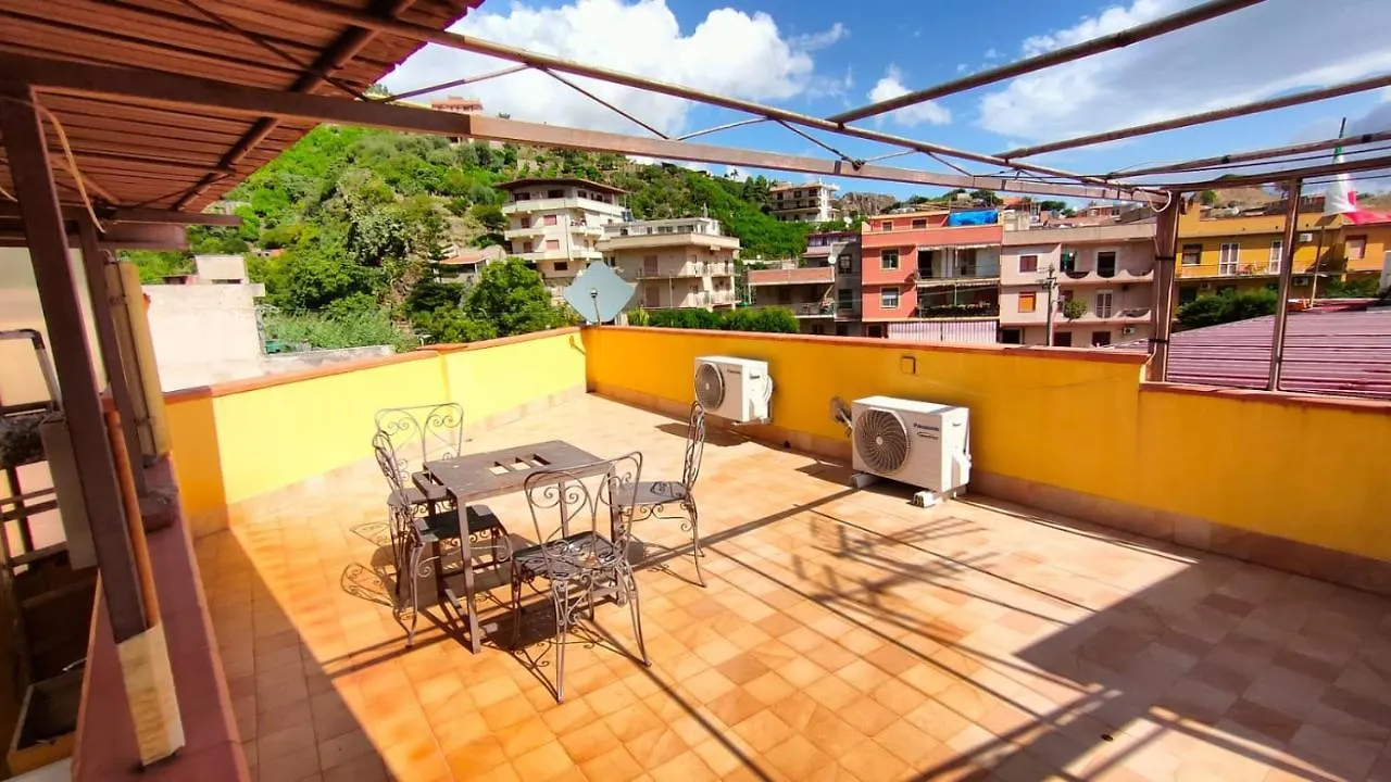 Villa CASA SOPRANO da Anita Messina